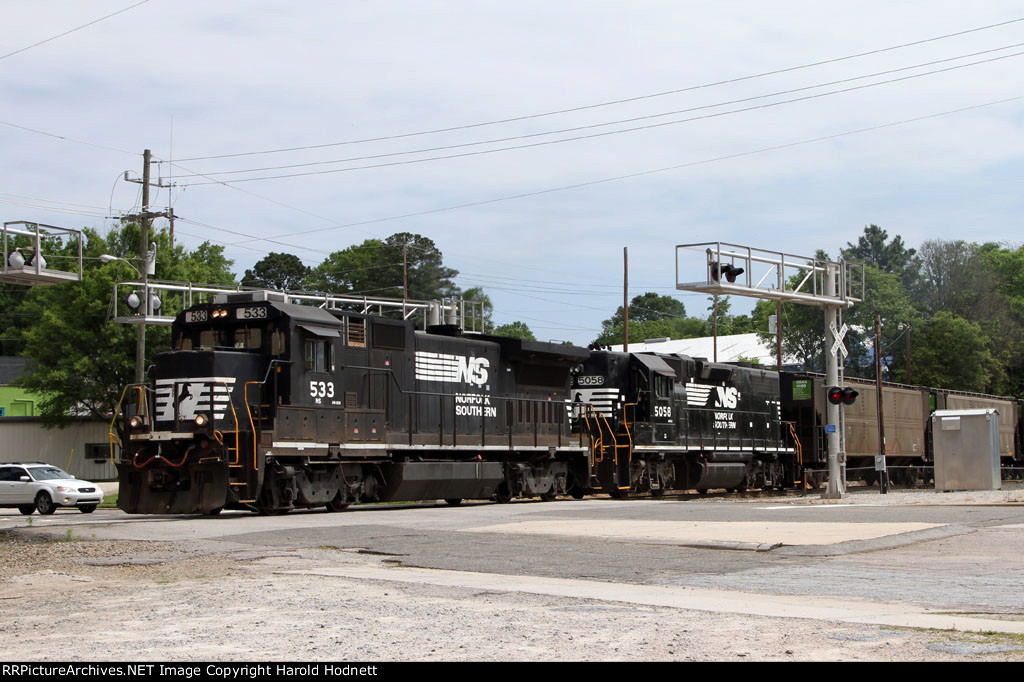 NS 533 leads train E60 out of Glenwood Yard